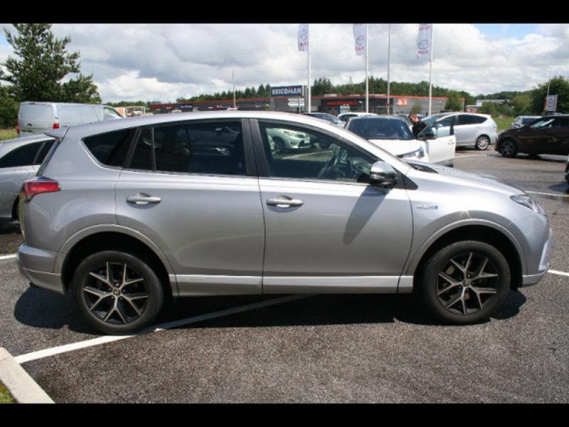 TOYOTA – RAV4